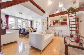Studio Apartment UpArt